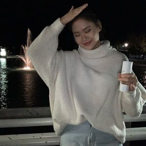 Oversized Cream Zara Knit Swear